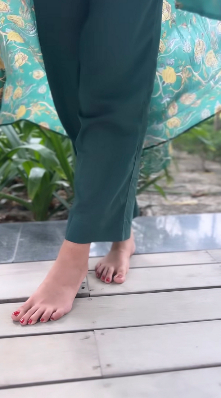Chitranshi Dhyani Feet